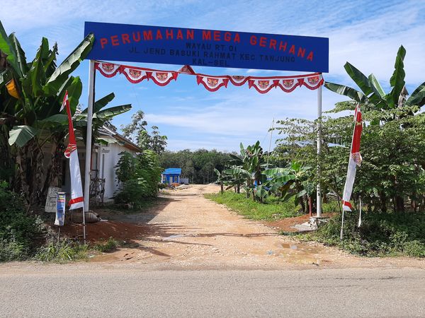 foto gerbang perumahan PERUMAHAN MEGA GERHANA WAYAU