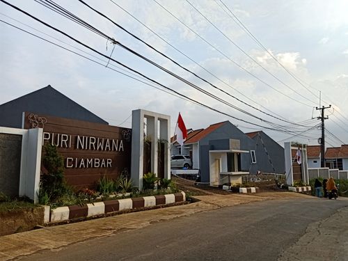 foto gerbang perumahan PURI NIRWANA CIAMBAR
