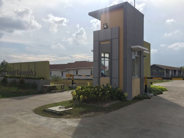 foto gerbang perumahan CitraRaya City Cluster Cempaka Asri