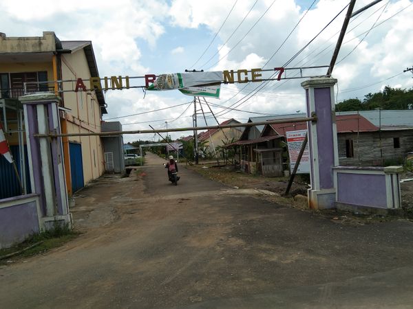 foto gerbang perumahan Arini Residence 7 Lanjutan.