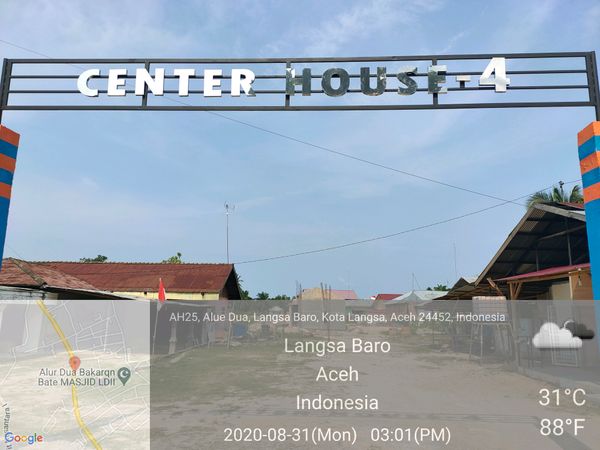 foto gerbang perumahan Center House 4