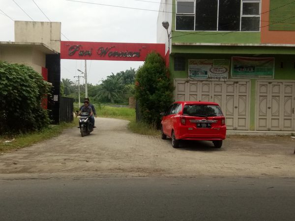 foto gerbang perumahan PERUMAHAN PURI WONOSARI