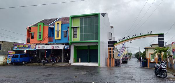 foto gerbang perumahan Garden Jati Indah