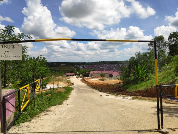 foto gerbang perumahan PESONA BUKIT BATUAH DS