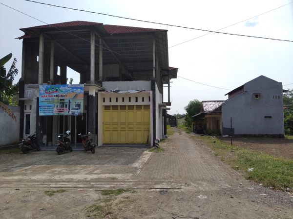 foto gerbang perumahan MARJAN REGENCY TRAYEMAN