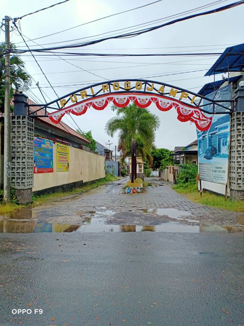 foto gerbang perumahan Puri Rogojampi