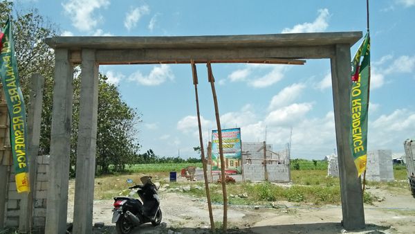 foto gerbang perumahan Green Banjarejo Residence