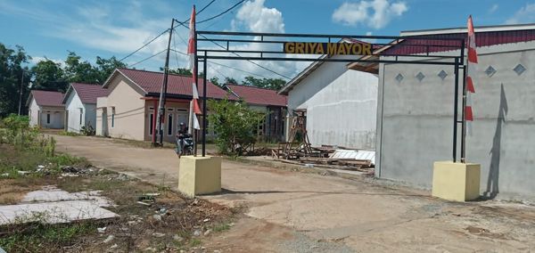 foto gerbang perumahan KOMPLEK GRIYA MAYOR