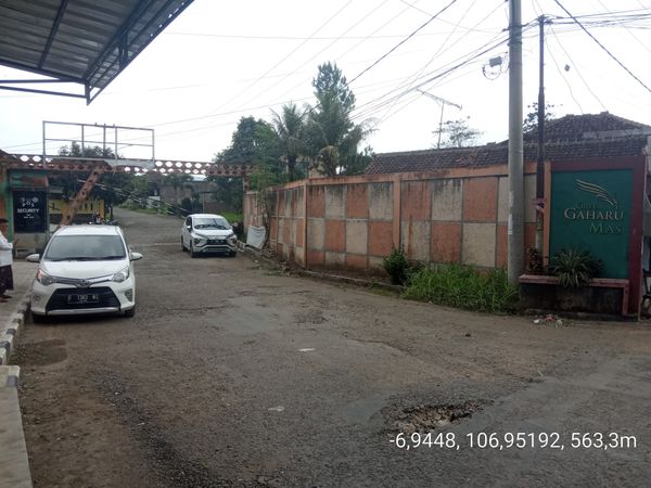 foto gerbang perumahan GRIYA GAHARU MAS