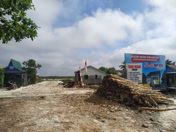 foto gerbang perumahan SHALLI MESSI CLUSTER 5