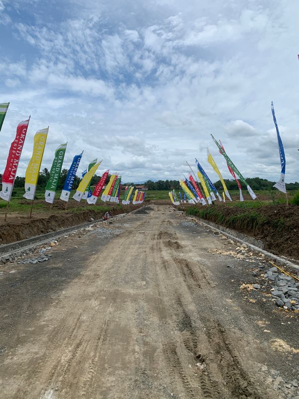 foto gerbang perumahan Grand Maja Residence