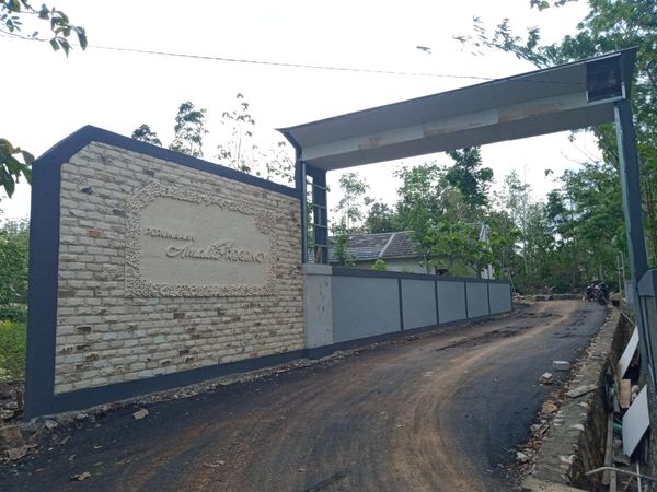 foto gerbang perumahan PERUMAHAN AMALIA REGENCY