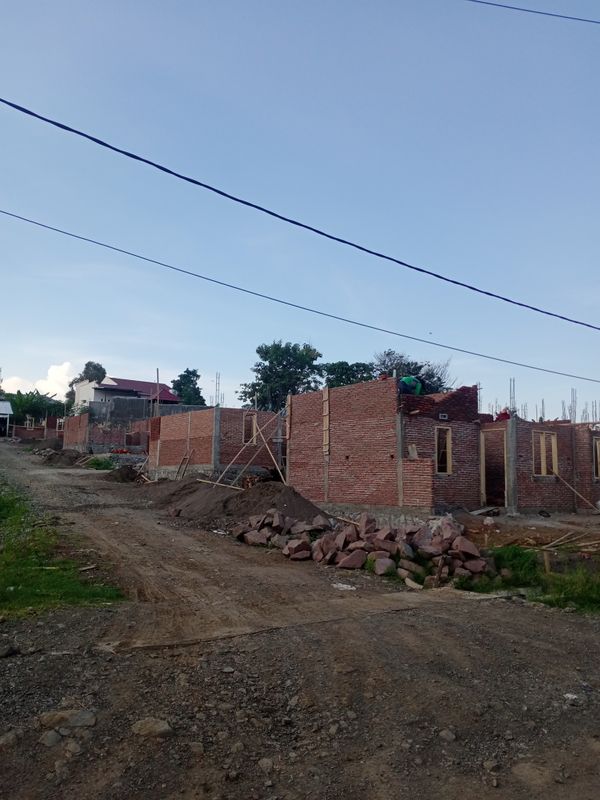 foto gerbang perumahan SEDHUTA LAND