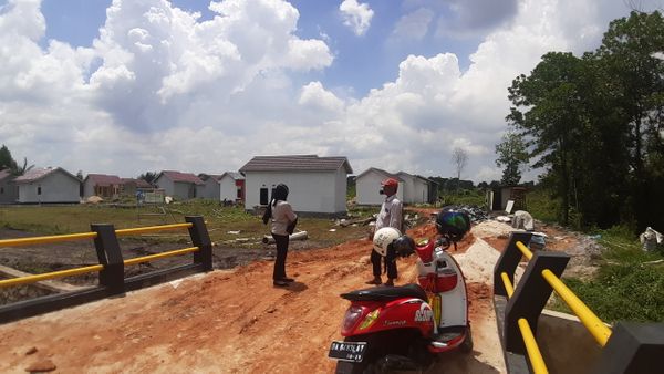 foto gerbang perumahan Pelangi Kasturi 2