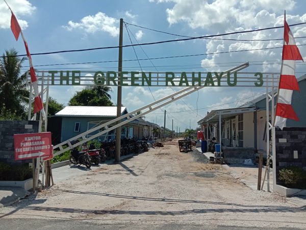 foto gerbang perumahan THE GREEN RAHAYU 3