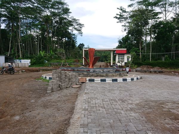 foto gerbang perumahan Punca haagen Residence