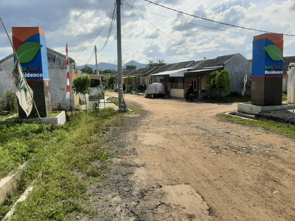 foto gerbang perumahan DUTA PAKIS RESIDENCE 3