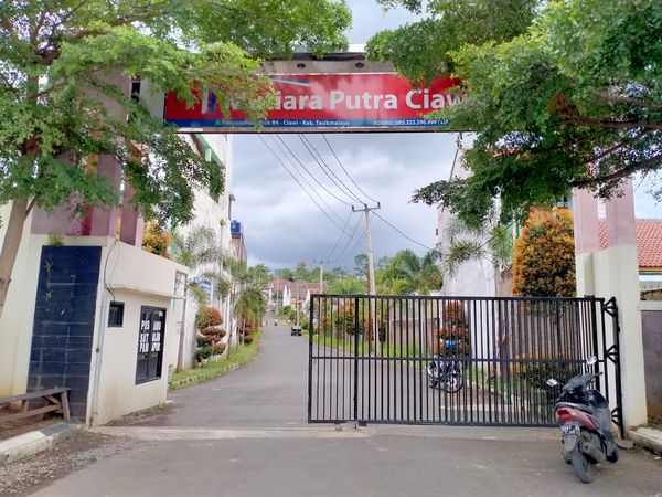 foto gerbang perumahan Mutiara Putra Ciawi Regency