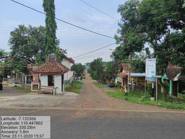 foto gerbang perumahan Griya Kalongan Indah
