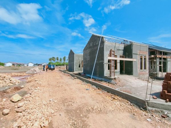 foto gerbang perumahan Puri Gading Residence Surien