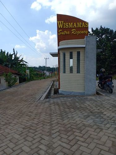 foto gerbang perumahan WISMAMAS SUTRA REGENCY