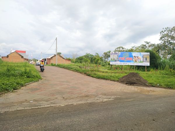 foto gerbang perumahan D'RICH GARDEN ADINATA