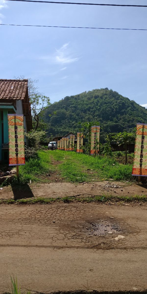 foto gerbang perumahan Kendan Regency