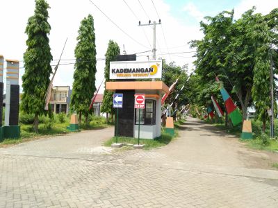 foto gerbang perumahan Kademangan Permata Regency