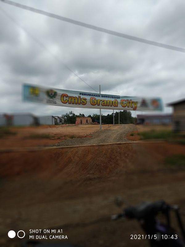 foto gerbang perumahan CMIS GRAND CITY