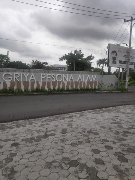 foto gerbang perumahan Griya Pesona Alam 3/4