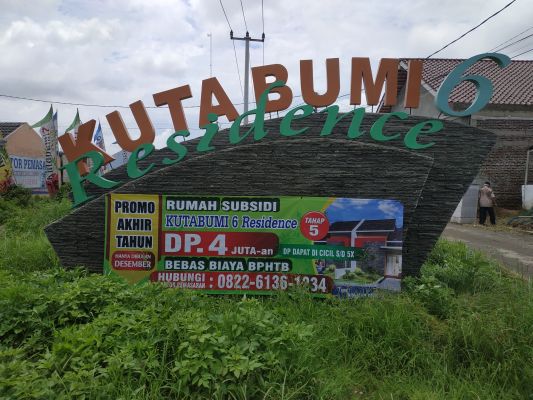 foto gerbang perumahan KUTABUMI 6 RESIDENCE