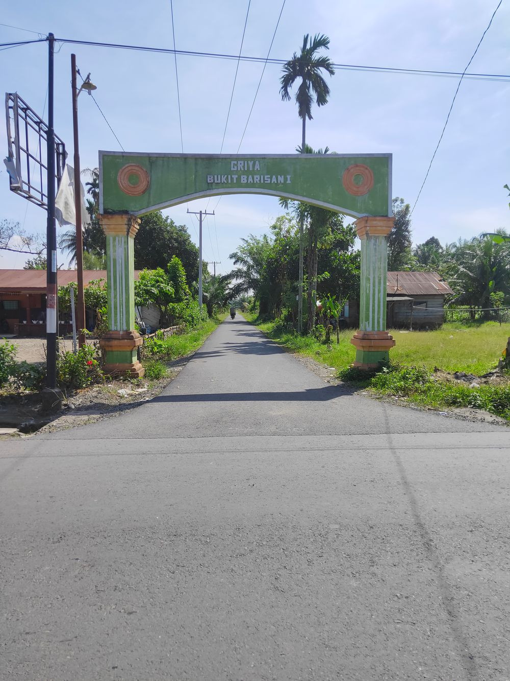 foto gerbang perumahan GRIYA BUKIT BARISAN 1