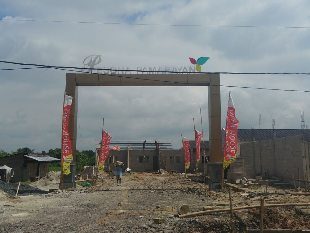 foto gerbang perumahan Pesona Pamarayan