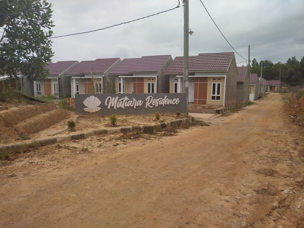 foto gerbang perumahan MUTIARA RESIDENCE E F