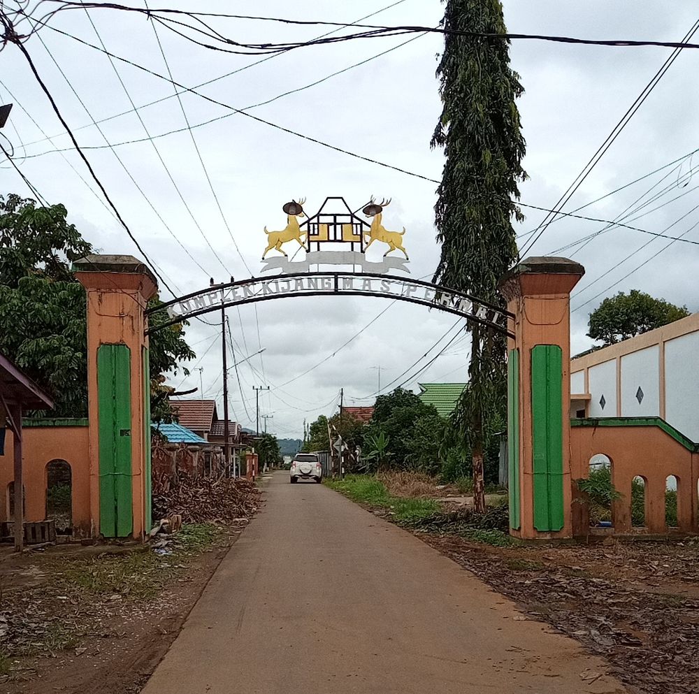 foto gerbang perumahan GRIYA UTAMA TALA ASRI