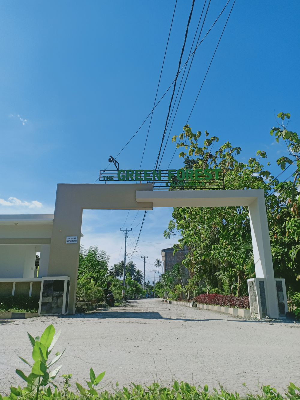 foto gerbang perumahan THE GREEN FORESTT
