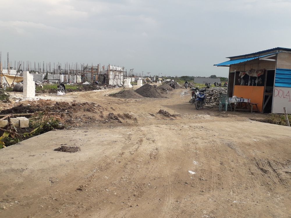 foto gerbang perumahan KALIBER 2