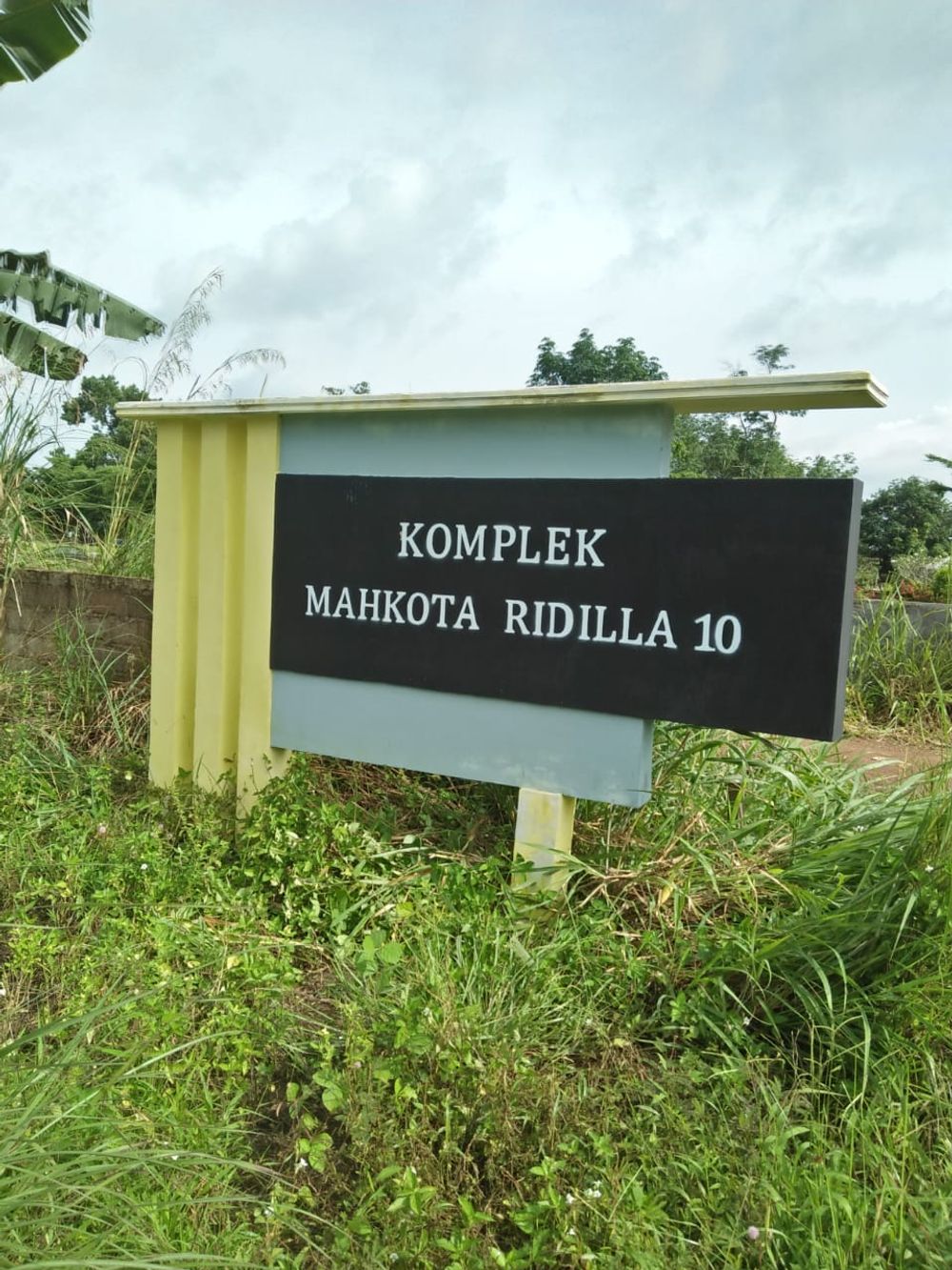 foto gerbang perumahan MAHKOTA RIDILLA 10 TAHAP 3