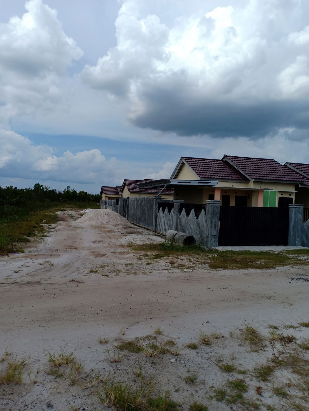 foto gerbang perumahan King Land 5 Blok K