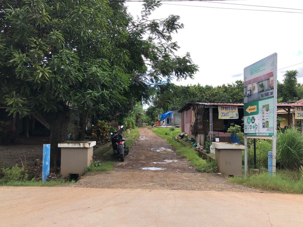 foto gerbang perumahan Je'nemadinging Regency
