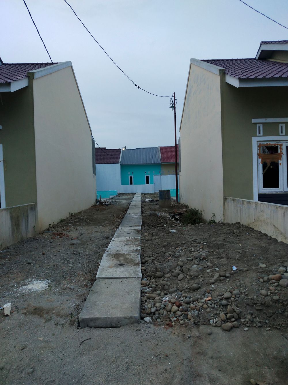 foto gerbang perumahan PERUMAHAN GRIYA PERINGGAN