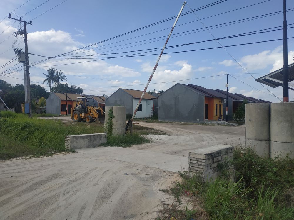 foto gerbang perumahan TAMAN ANGGREK