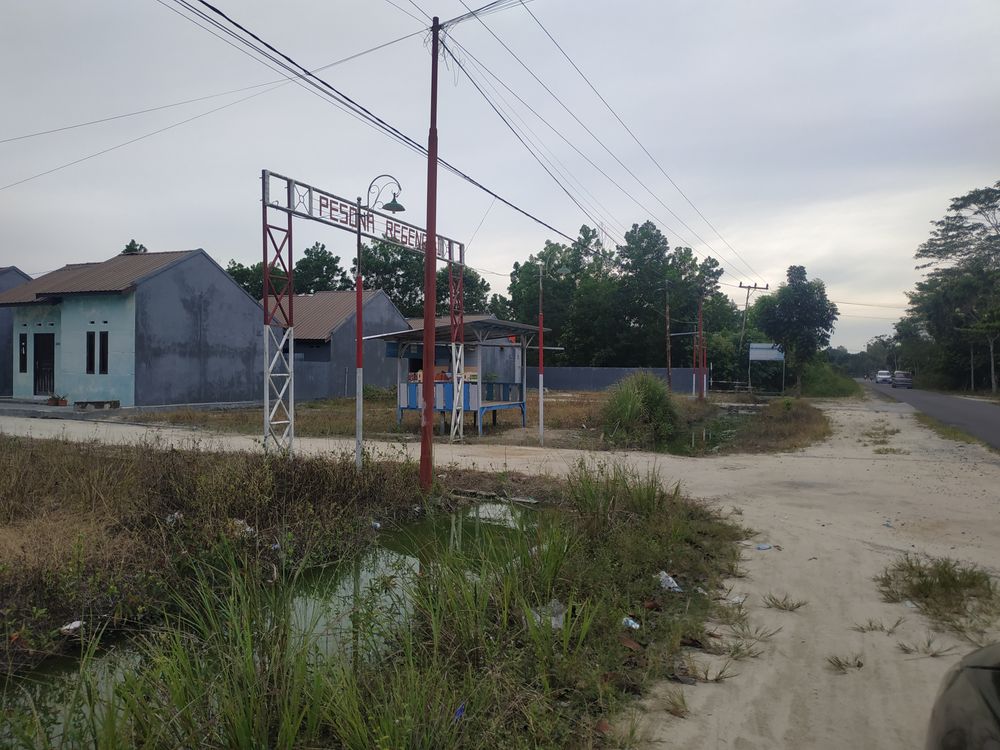 foto gerbang perumahan PESONA REGENCY 3
