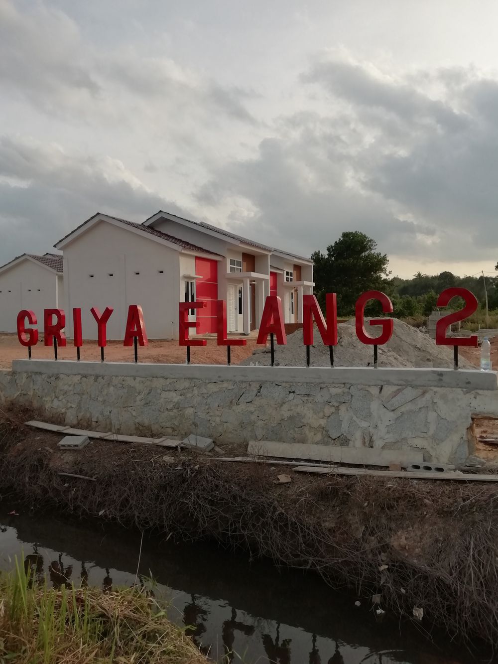 foto gerbang perumahan GRIYA ELANG 2