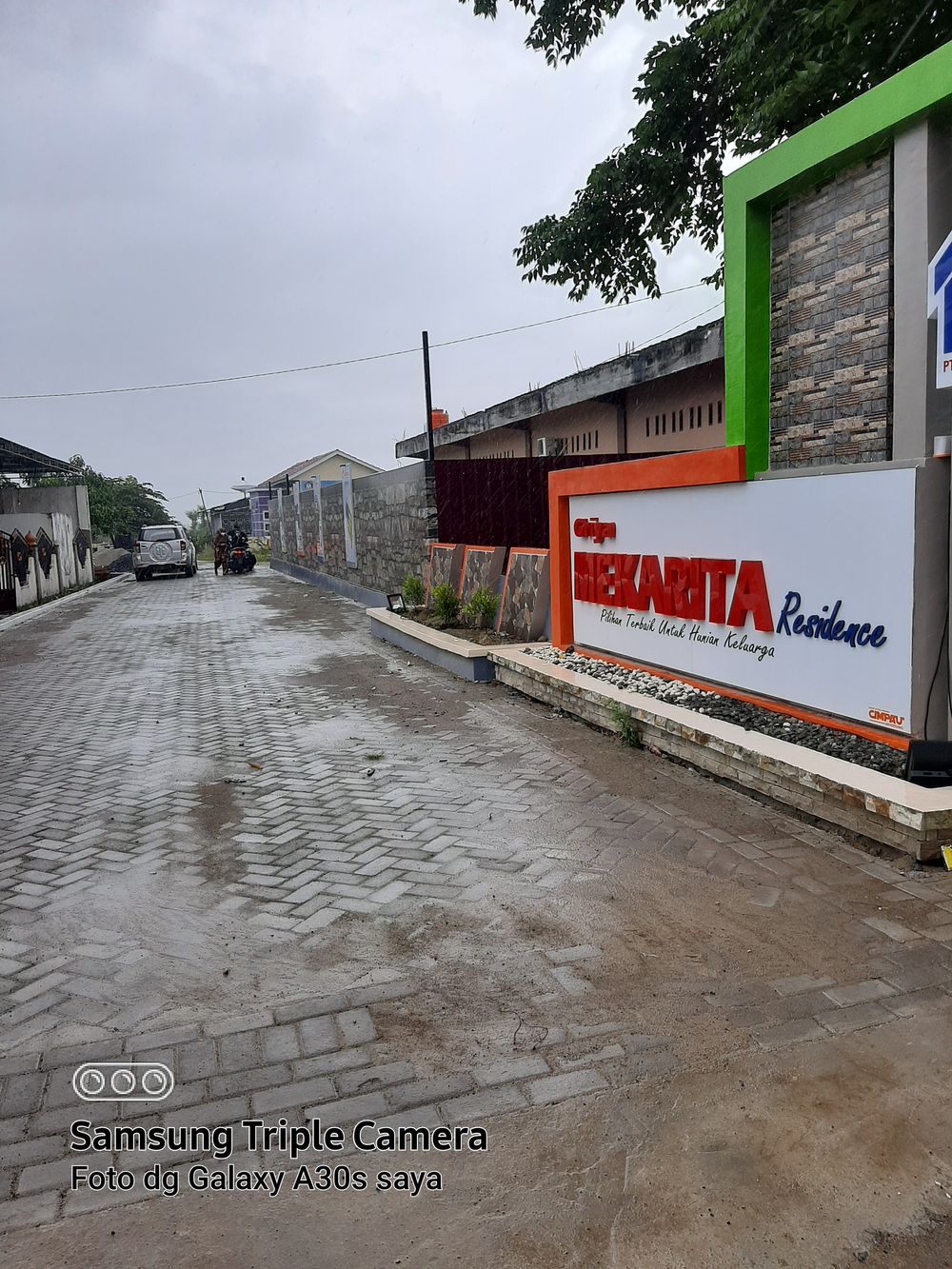 foto gerbang perumahan GRIYA MEKARITA RESIDENCE