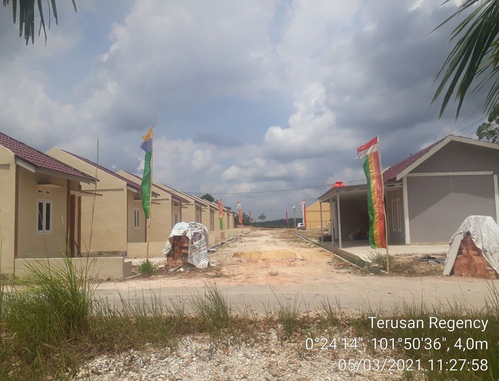foto gerbang perumahan Terusan Regency