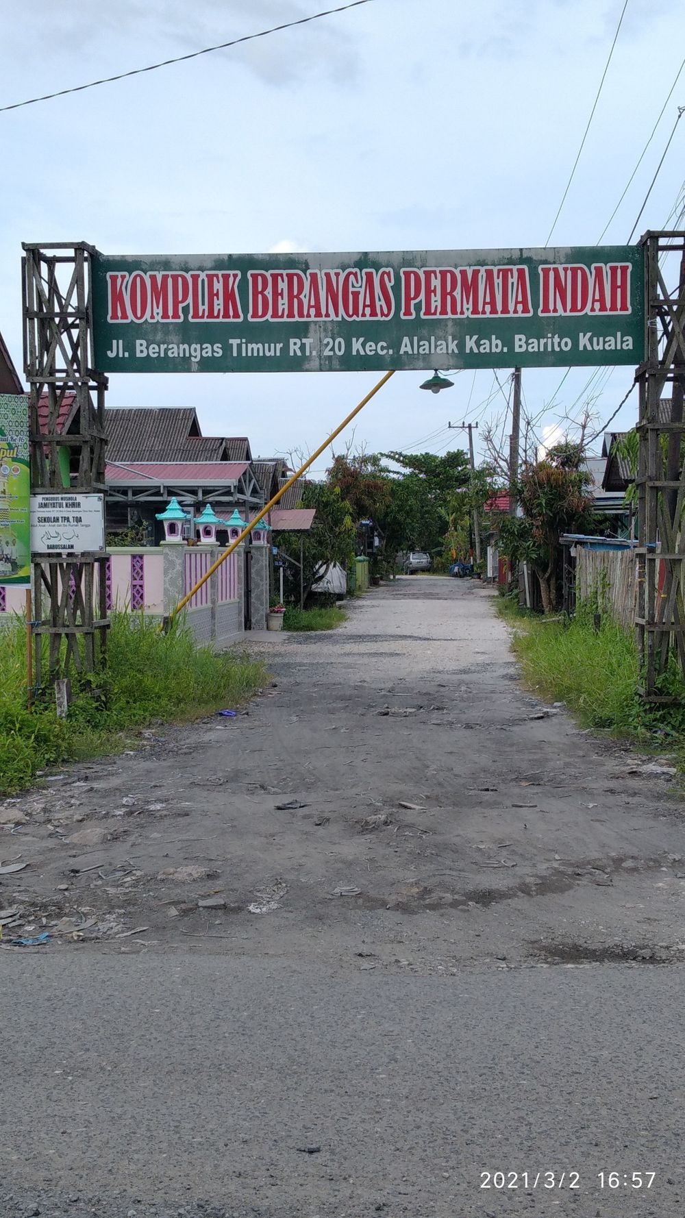 foto gerbang perumahan KOMPLEK BERANGAS PERMATA INDAH