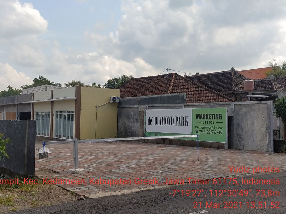 foto gerbang perumahan de' Diamond Park