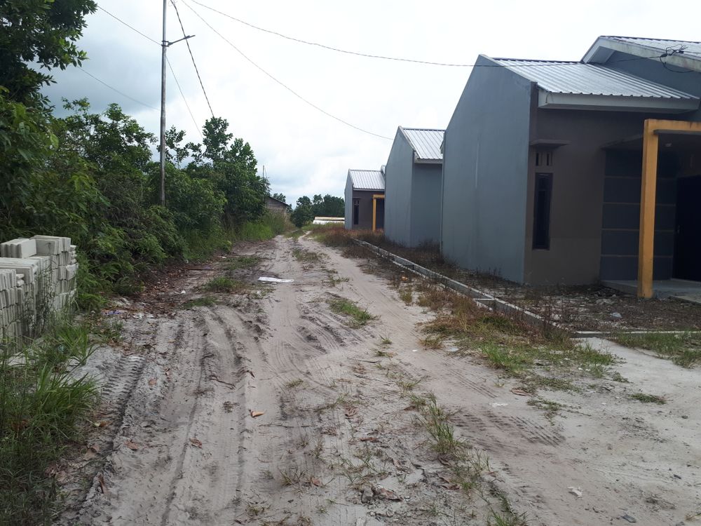 foto gerbang perumahan Pakuwon Indah 1