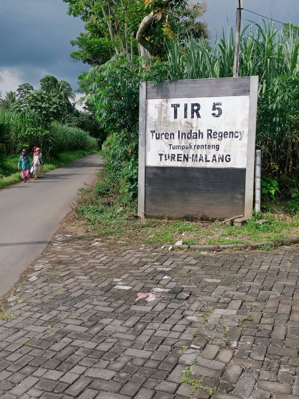 foto gerbang perumahan PERUMAHAN TUREN INDAH REGENCY 5